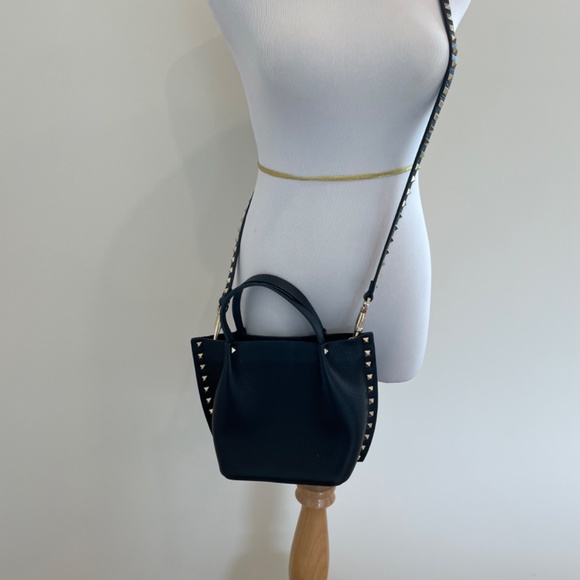 Valentino Rockstud Crossbody Bucket Bag -worn twice! - Picture 2 of 4